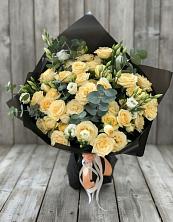 Букет цветов из:  Розы и Лизиантусы в Спицевке