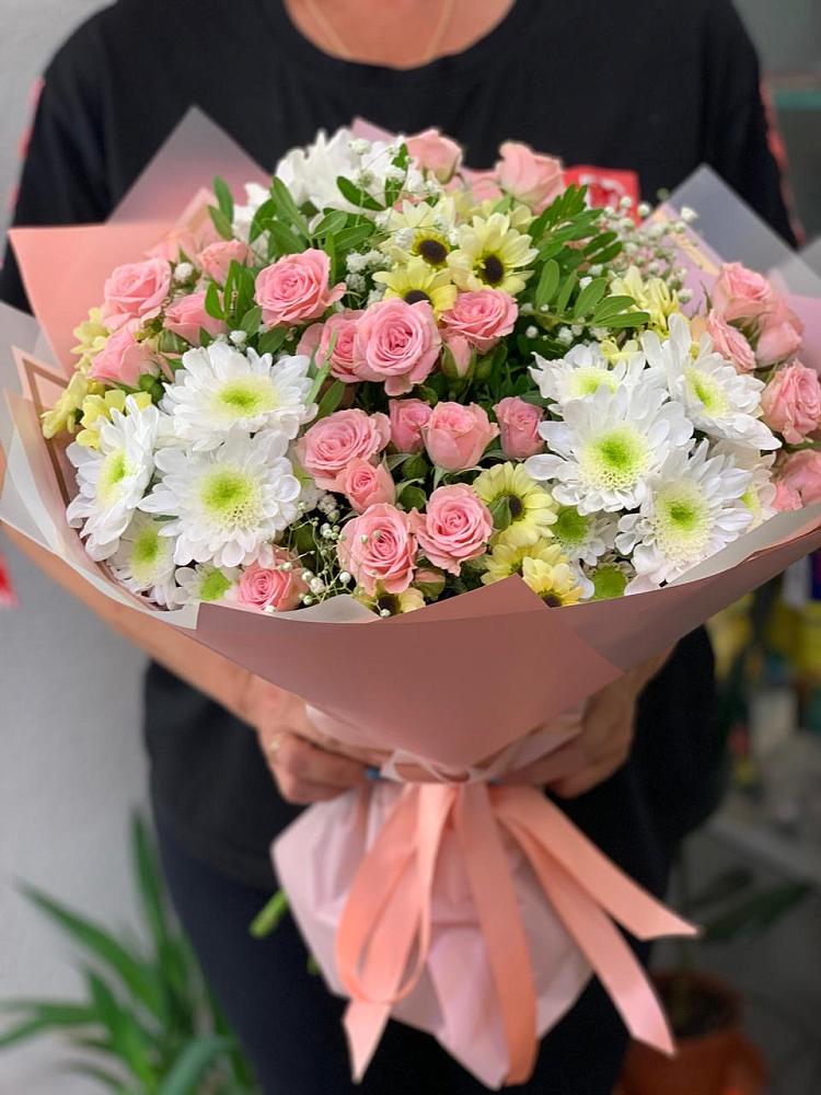 Букет цветов из: Розы и Хризантемы в Спицевке