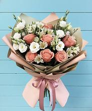 Букет цветов из:  Розы, Альстромерии и Лизиантусы в Спицевке