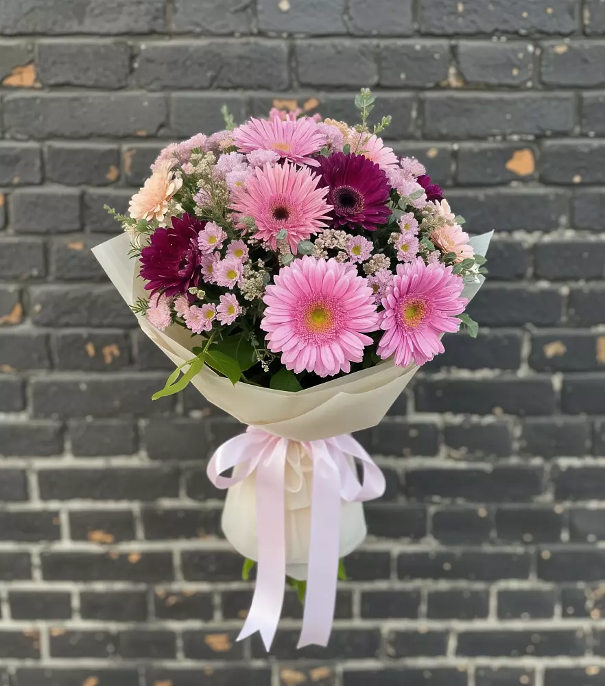 Букет цветов из: Герберы и Хризантемы в Спицевке