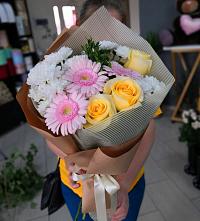 Букет цветов из:  Герберы, Розы и Хризантемы в Спицевке