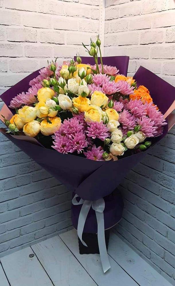 Букет цветов из: Хризантемы и Розы в Спицевке