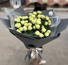 Букет Белые кустовые розы Солинеро в Спицевке