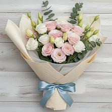 Букет цветов из:  Лизиантусы в Спицевке