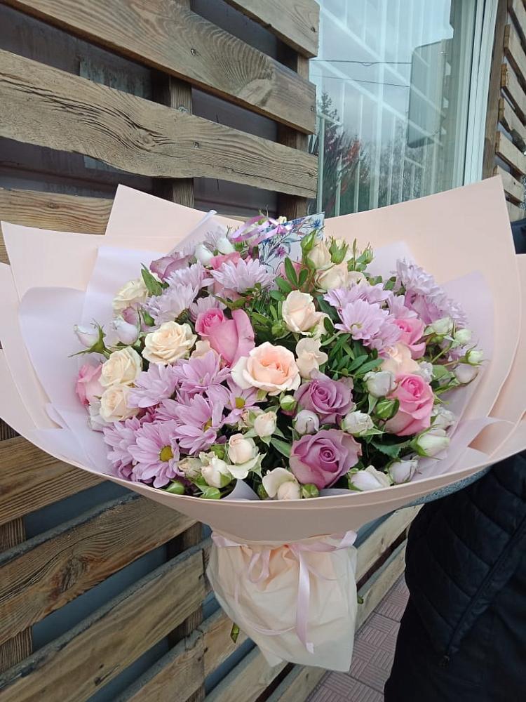 Букет цветов из: Розы и Хризантемы в Спицевке