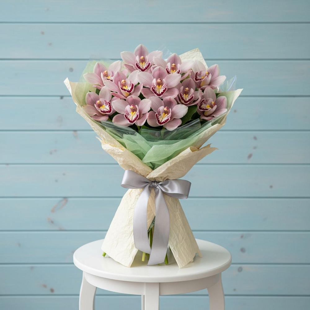 Букет цветов из: Орхидеи и Розы в Спицевке