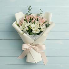 Букет цветов из:  Альстромерии в Спицевке