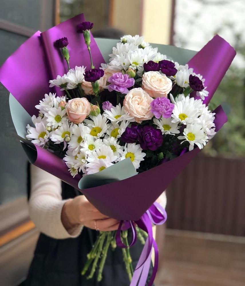 Букет цветов из: Хризантемы, Гвоздики и Розы в Спицевке