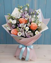 Букет цветов из:  Лизиантусы, Розы, Альстромерии и Гипсофила в Спицевке