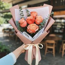 Букет цветов из:  Розы в Спицевке