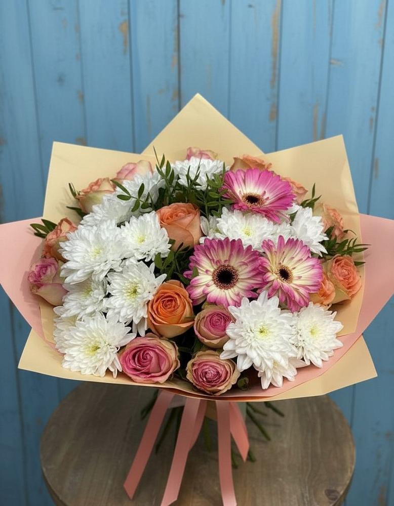 Букет цветов из: Розы, Герберы и Хризантемы в Спицевке