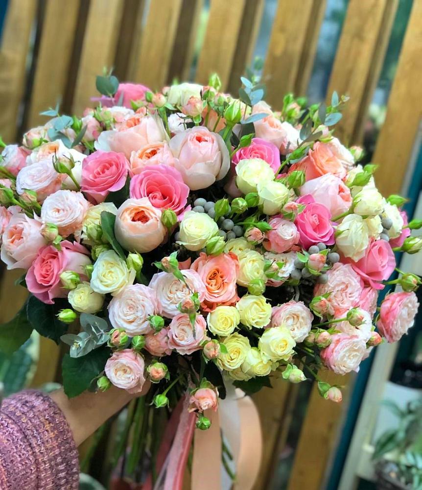 Букет цветов из: Розы в Спицевке