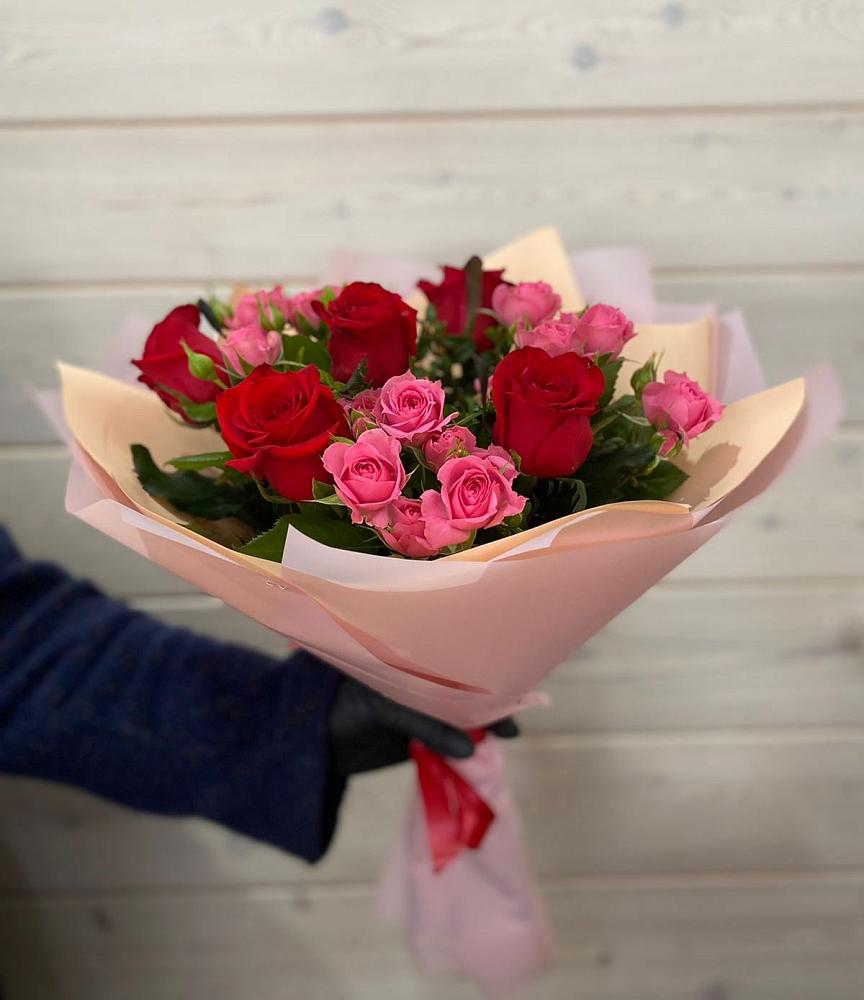 Букет цветов из: Розы в Спицевке