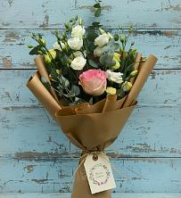Букет цветов из:  Розы и Лизиантусы в Спицевке