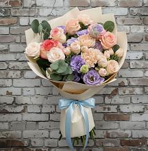 Букет цветов из:  Розы, Лизиантусы и Гвоздики #REPLACE_PRED# Спицевке