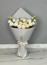 Букет цветов из:  Розы и Лизиантусы в Спицевке